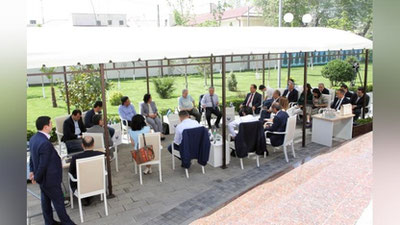 'Солиқ қўмитаси ва молия вазирлиги раҳбарияти норасмий форматда учрашув ўтказди (фото)'ning rasmi