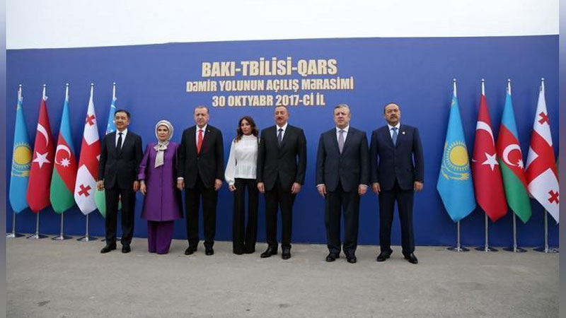 'ABDULLA ARIPOV BOKU ShAHRIDA YaNGI TEMIR YO`L OChILISh MAROSIMIDA QATNAShDI (FOTO)'ning rasmi