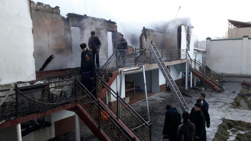 Изрображение 'ПОЖАР В ФЕРГАНСКОЙ ОБЛАСТИ УНЕС ЖИЗНЬ 25-ЛЕТНЕГО ПАРНЯ'