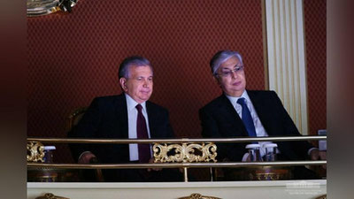 'Mirziyoev xorijiy delegasiyalar rahbarlari bilan konsert ko`rdi'ning rasmi