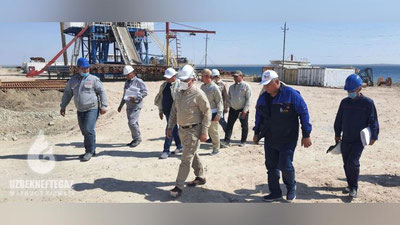 '“O`zbekneftgaz”: Boshqaruv raisi Muborakdagi konlarda gaz qazib chiqarishni ko`paytirish borasida olib borilayotgan ishlar holatini o`rgandi (Foto)'ning rasmi