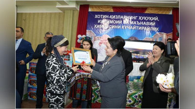 'Sirdaryoda 48 nafar ayol uy bilan ta`minlanib, 150 nafarining bandligi ta`minlandi'ning rasmi