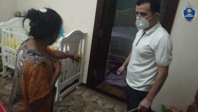 Изрображение 'В Ташкенте женщина за 4 минуты нашла и вынесла из чужого дома украшения на 33 млн сумов'