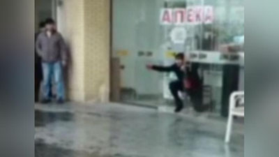 'Қўқонда бир эркак ўз қорнини шиша бўлаги билан кесиб ташлади (видео +18)'ning rasmi