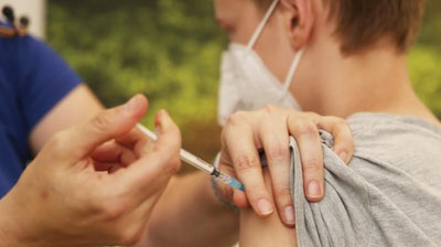 Изрображение 'ВОЗ разрешила вакцинировать от коронавируса детей и подростков'