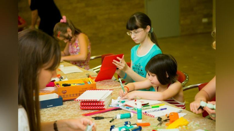 Изрображение 'КТО НЕ ПОЕДЕТ В ЛАГЕРЬ, ПОСЕТИТ БЕСПЛАТНЫЕ КРУЖКИ'