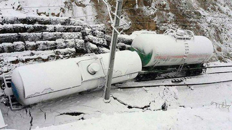 '“Toshkent—Andijon” poezdlar qatnovi nega to`xtab qoldi? Qamchiqdagi temir yo`lda nima bo`lgan? 'ning rasmi