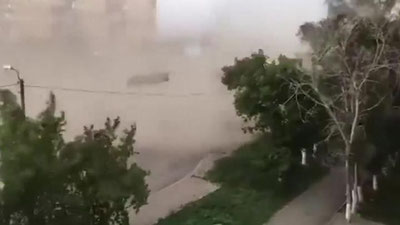 Изрображение 'Страшный ураган обрушился на казахстанскую Караганду (видео)'
