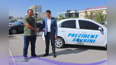 'Toshkent viloyati hokimi “Tashabbus-2021” ko`rik-tanlovi respublika bosqichi g`olibini tabrikladi'ning rasmi