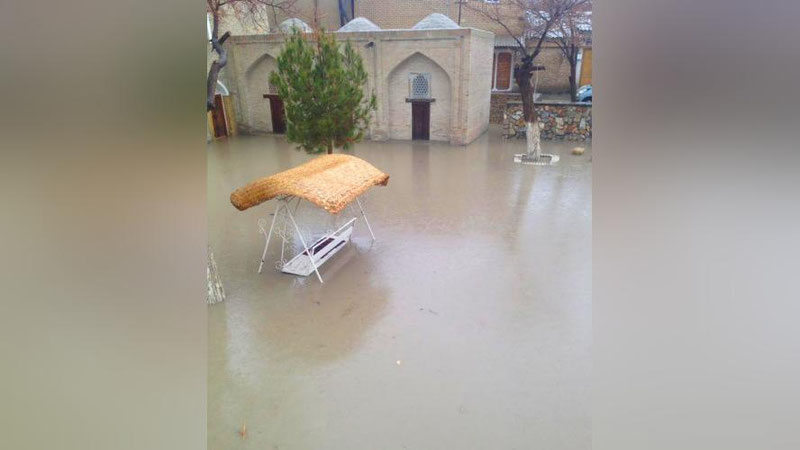 Изрображение 'НА УЗБЕКИСТАН ОБРУШИЛИСЬ СИЛЬНЫЕ ДОЖДИ: ФОТО И ВИДЕО ИЗ БУХАРЫ'