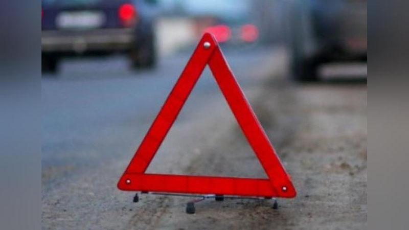 '"Toshkent—Termiz" yo`lida avtobus ag`darilib ketdi'ning rasmi