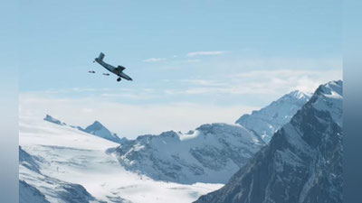 Изрображение 'ДВОЕ ВИНГСЬЮТЕРОВ ЗАПРЫГНУЛИ В ЛЕТЯЩИЙ САМОЛЕТ (ВИДЕО)'