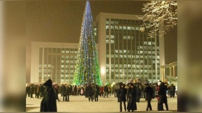 Изрображение 'ГЛАВНАЯ ЁЛКА СТРАНЫ В ЭТОМ ГОДУ СМЕНИТ ПРОПИСКУ'