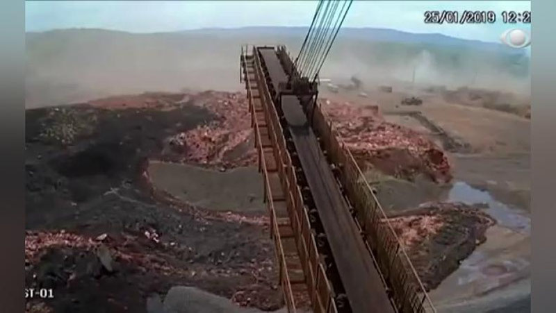 Изрображение 'МОМЕНТ ПРОРЫВА ДАМБЫ В БРАЗИЛИИ ПОПАЛ НА ВИДЕО'