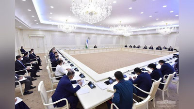 '"Endilikda har bir tuman va shahar hokimlari qishloq vrachlik punktlariga boradi. Ular hamma qatori navbatda turib ko`rsin." -- Prezident sog`liqni saqlash tizimiga bag`ishlangan selektorda hokimlarni tanqid qildi'ning rasmi