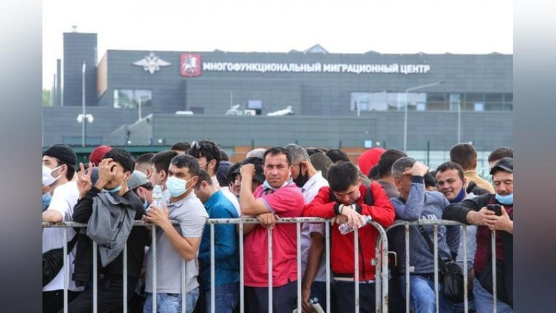 'Rossiya migrantlarni nazorat qilishning zamonaviy uslublariga o`tmoqda'ning rasmi