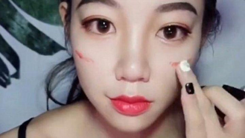 'Vizajist qiz Jonni Deppga aylandi (Video) 'ning rasmi