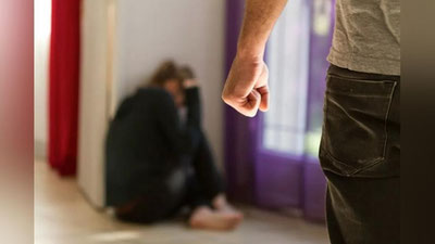 Изрображение 'Утверждены дополнительные меры по реабилитации женщин, пострадавших от насилия'