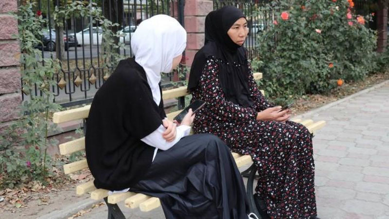 'Қозоғистонда ҳижоб ва ниқоб кийиш тақиқланиши мумкин'ning rasmi
