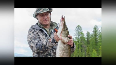 '​ҒАРБ ОАВЛАРИ ВЛАДИМИР ПУТИННИНГ БАЛИҚ ОВИДАГИ СУРАТЛАРИНИ МУҲОКАМА ҚИЛМОҚДА'ning rasmi