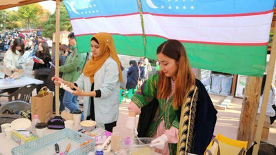 'Janubiy Koreyada vatandoshlarimiz  O`zbekistoning turizm salohiyatini targ`ib etishdi'ning rasmi