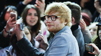 'Eng ko`p gastrolga chiquvchi xonandalar 'ning rasmi