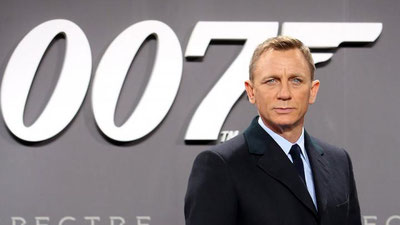 '25-Бонд актёрлари маълум бўлди 'ning rasmi