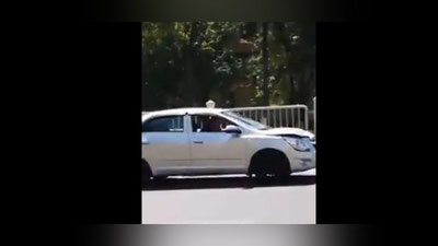 Изрображение 'Водитель Кобальта сбил девушку в Ташкенте: видео первых секунд после ДТП'