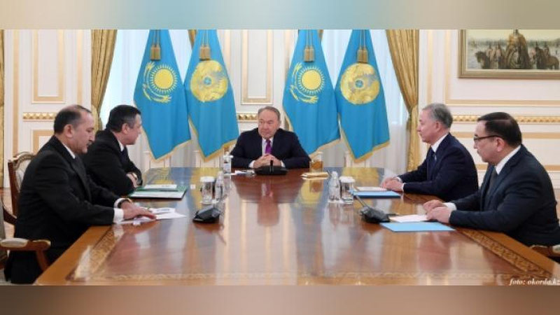 'O`zbekiston parlamenti delegasiyasi a`zolari Qozog`iston Prezidenti bilan uchrashdi'ning rasmi