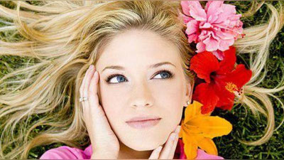 '​Ёз қуёшидан терини қандай муҳофаза қилиш мумкин?'ning rasmi