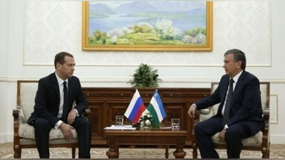 Изрображение 'ШАВКАТ МИРЗИЁЕВ ПЕРЕГОВОРИЛ С ДМИТРИЕМ МЕДВЕДЕВЫМ'