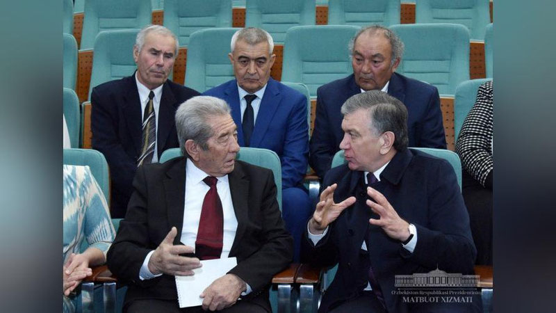 'Санъаткорлар билан самимий суҳбат'ning rasmi