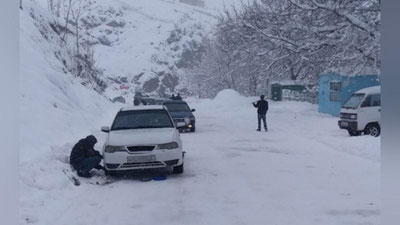 '"Тахтақорача" довонида кучли қор ёғмоқда'ning rasmi