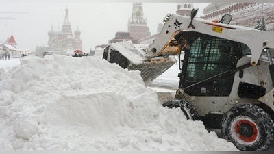 'Moskvada 43 santimetr qor yog`di: harbiylar tozalash ishlariga jalb qilingan (Video)'ning rasmi