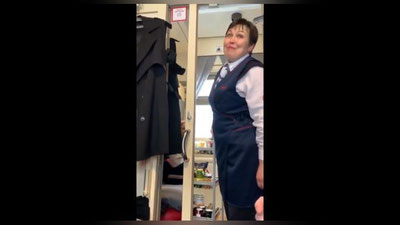 '“Eng xushfe`l” vagon kuzatuvchisi Internet yulduziga aylandi (Video) 'ning rasmi