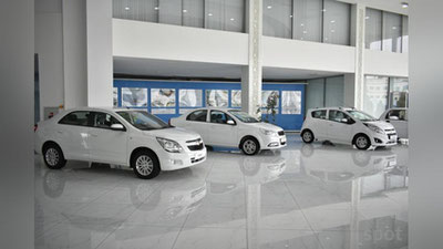 '“UzAuto Motors”  salondagi o`z navbatini boshqalarga "sotuvchilar" ga qarshi kurashishga kirishdi'ning rasmi