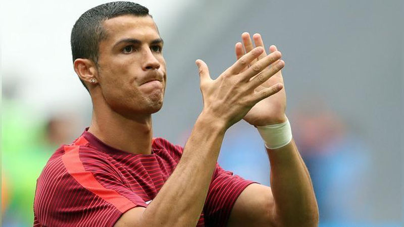 '​EVROPALIK BOYLAR RO`YXATIDA KRIShTIANU RONALDU FAQAT JOAN ROULINGGA YoN BOSDI'ning rasmi