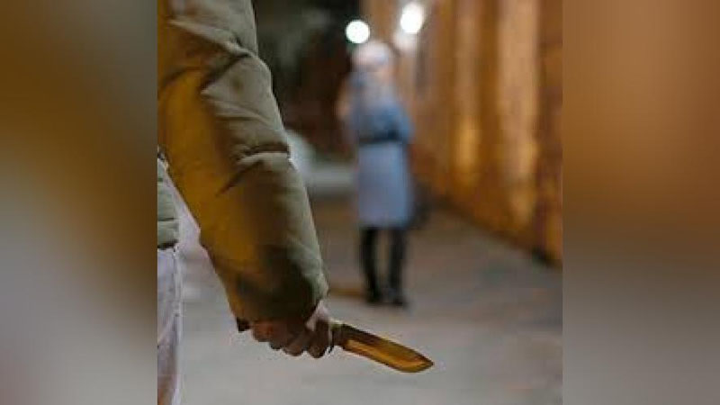 '20 ёшлик йигит аввал қизга, сўнгра ўзига пичоқ урди'ning rasmi