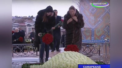 '​Tatyana va Lola Karimovalar Islom Karimov qabrini ziyorat qildi(Video)'ning rasmi
