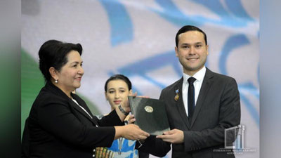 Изрображение 'Президент присудил 28-ми юношам премии "Мард углон"'