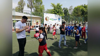 'Chempionlar boks sirlarini o`quvchilarga oshkor etdi'ning rasmi