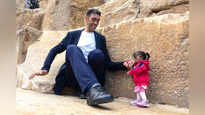 'Dunyodagi eng daroz odam eng kichkina ayol uchrashdi (foto+video)'ning rasmi