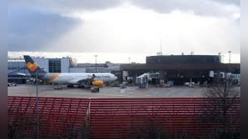 'Gatvik aeroporti bir necha soatga yopildi 'ning rasmi