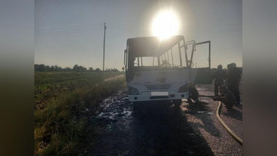 'Sirdaryoda avtobus yonib ketdi'ning rasmi