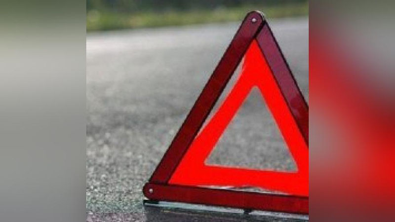 'Наманганда пиёдаларни уриб юборган “Спарк” ариққа қулади'ning rasmi