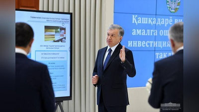 'Shavkat Mirziyoev Qashqadaryoning asosiy "o`sish nuqtalari" va elektr energiyasi tarmog`ida amalga oshiriladigan investitsiya loyihalar bilan tanishdi (foto)'ning rasmi