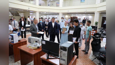 'Vazir u bilan uchrashmoqchi bo`lgan yoshlar bilan alohida suhbat qilib, ularga ish ham topib berdi (video)'ning rasmi