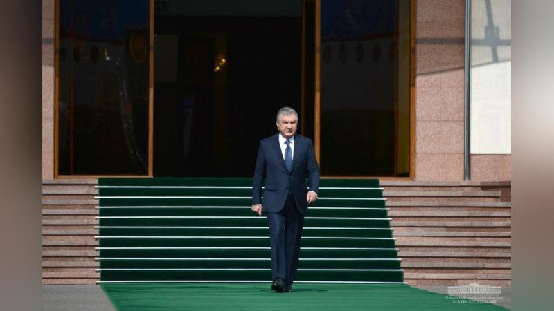 'Shavkat Mirziyoev Navoiy viloyatiga jo`nab ketdi'ning rasmi