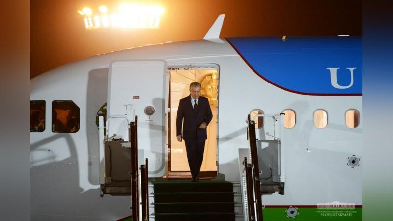 'Prezident Toshkentga qaytdi'ning rasmi