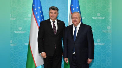 'Абдулазиз Комилов Хорватия ва Эстониянинг янги тайинланган элчиларини қабул қилди'ning rasmi